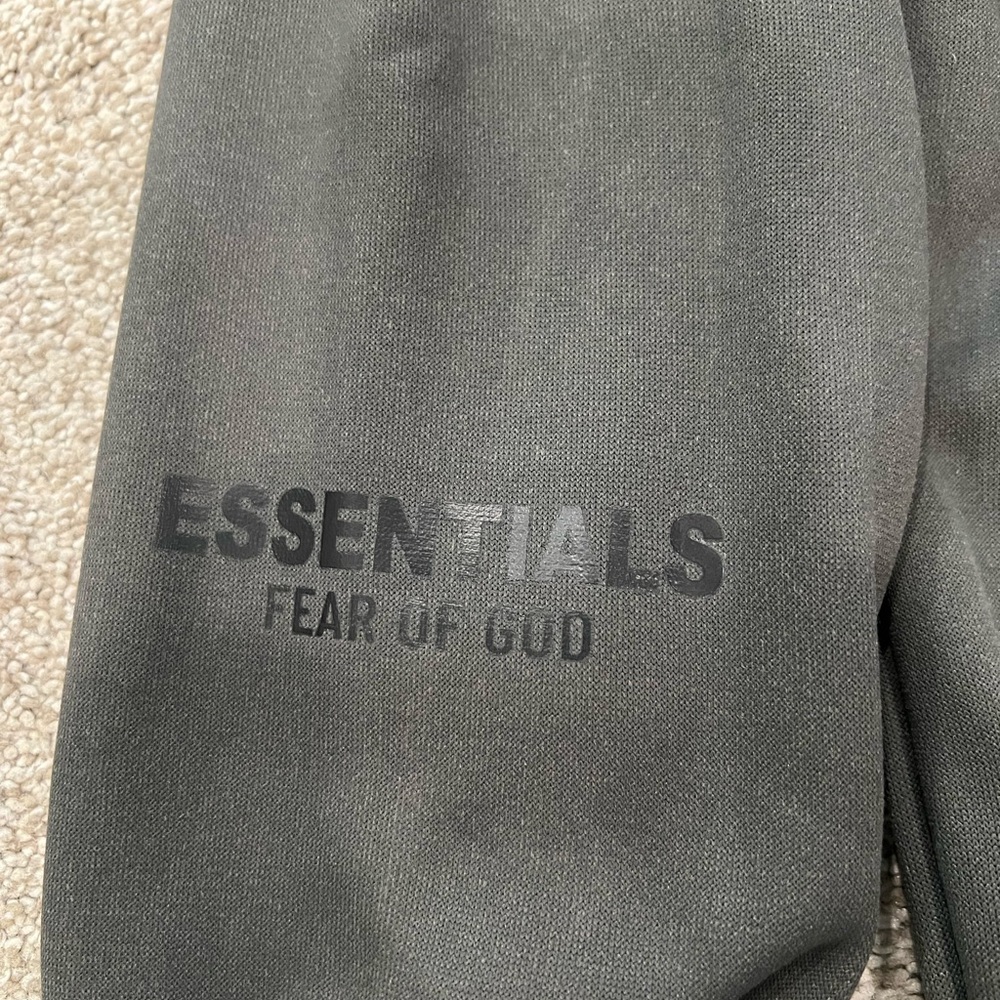Women sweatshirt.